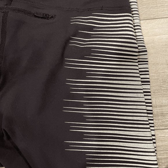 Women's Nike Dri Fit Reflective Leggings Size XS - Picture 4 of 7